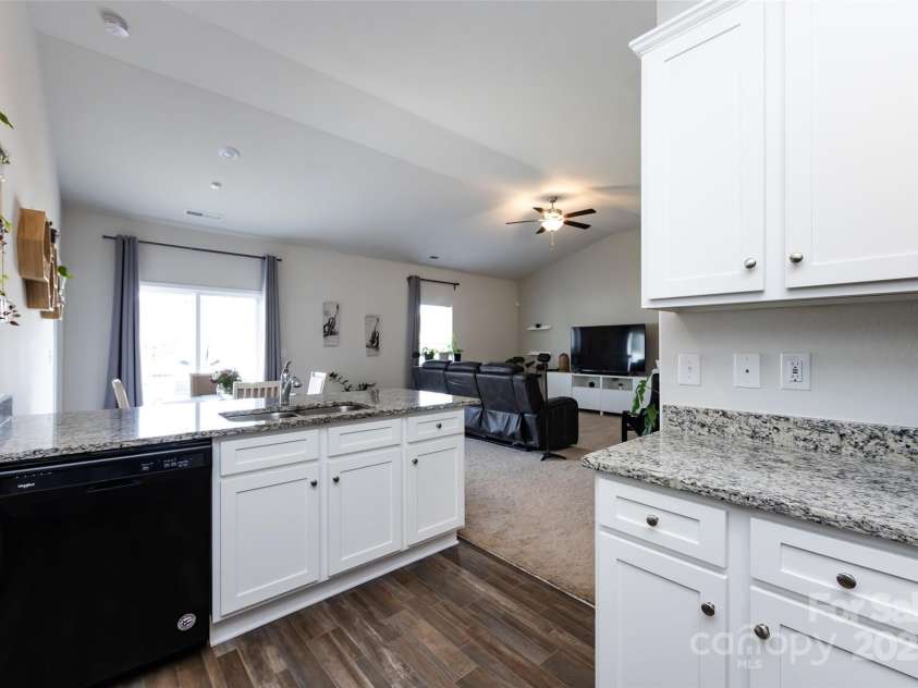7315 Amberly Hills Road, Charlotte, NC 28215.  MLS# CAR4258030, YatesRealty ID 14473. 