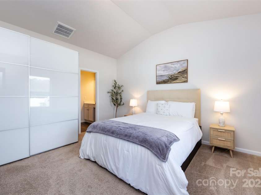 7315 Amberly Hills Road, Charlotte, NC 28215.  MLS# CAR4258030, YatesRealty ID 14473. 