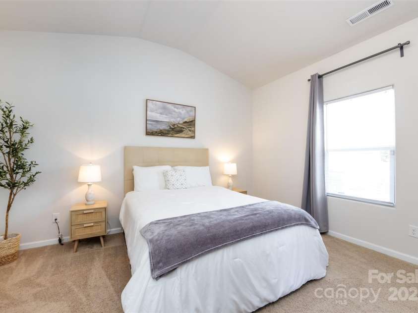 7315 Amberly Hills Road, Charlotte, NC 28215.  MLS# CAR4258030, YatesRealty ID 14473. 
