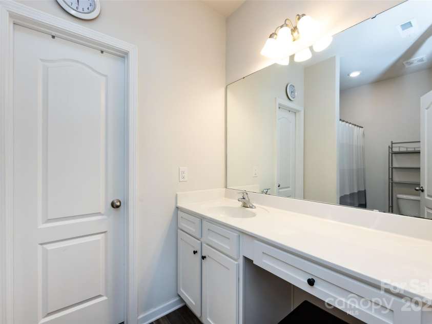 7315 Amberly Hills Road, Charlotte, NC 28215.  MLS# CAR4258030, YatesRealty ID 14473. 