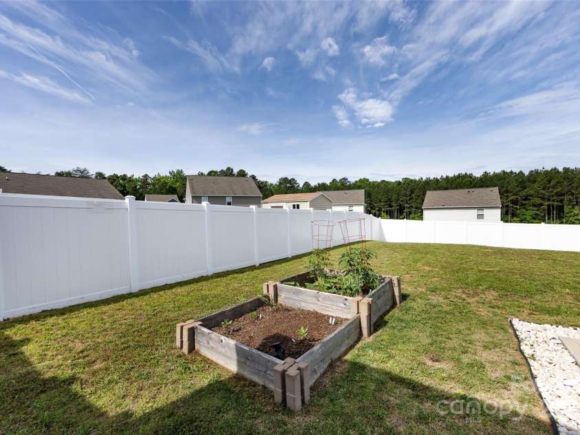 7315 Amberly Hills Road, Charlotte, NC 28215.  MLS# CAR4258030, YatesRealty ID 14473. 