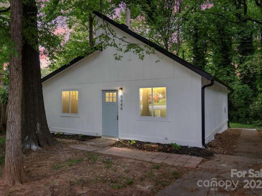 5444 Datha Avenue, Charlotte, NC 28269.  MLS# CAR4256726, YatesRealty ID 14474. 
