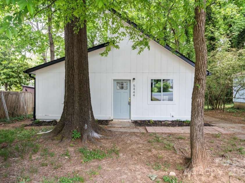 5444 Datha Avenue, Charlotte, NC 28269.  MLS# CAR4256726, YatesRealty ID 14474. 