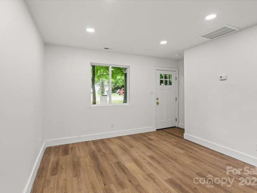5444 Datha Avenue, Charlotte, NC 28269.  MLS# CAR4256726, YatesRealty ID 14474. 