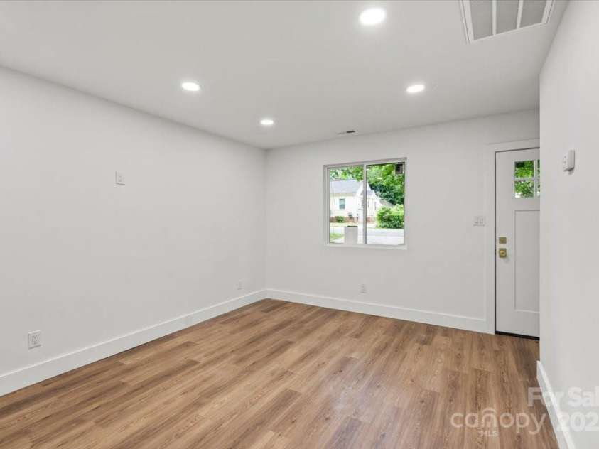 5444 Datha Avenue, Charlotte, NC 28269.  MLS# CAR4256726, YatesRealty ID 14474. 