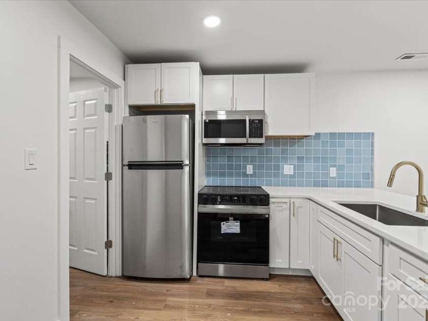 5444 Datha Avenue, Charlotte, NC 28269.  MLS# CAR4256726, YatesRealty ID 14474. 