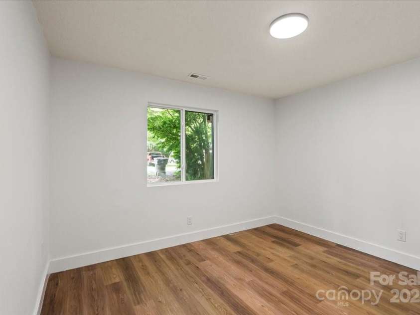 5444 Datha Avenue, Charlotte, NC 28269.  MLS# CAR4256726, YatesRealty ID 14474. 