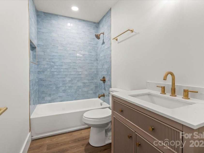 5444 Datha Avenue, Charlotte, NC 28269.  MLS# CAR4256726, YatesRealty ID 14474. 