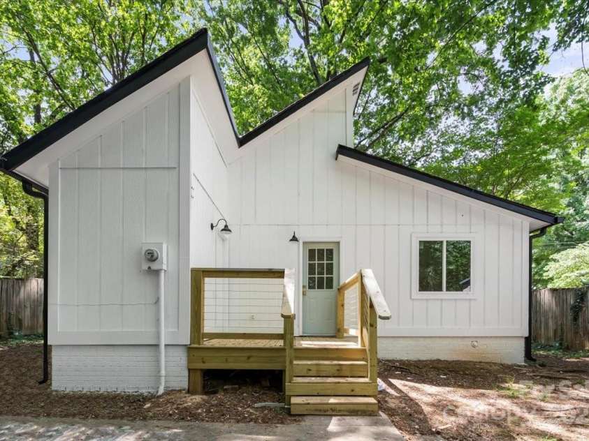 5444 Datha Avenue, Charlotte, NC 28269.  MLS# CAR4256726, YatesRealty ID 14474. 