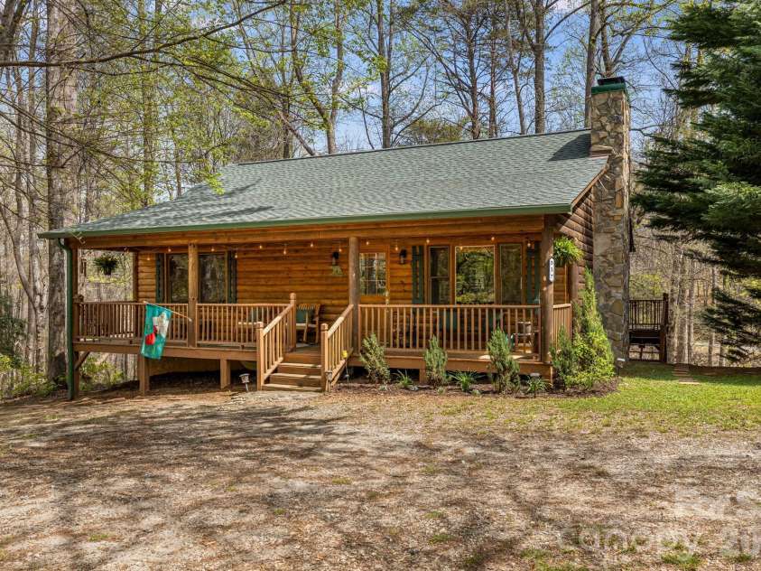 517 Pheasant Street, Lake Lure, NC 28746.  MLS# CAR4366000, YatesRealty ID 14476. 