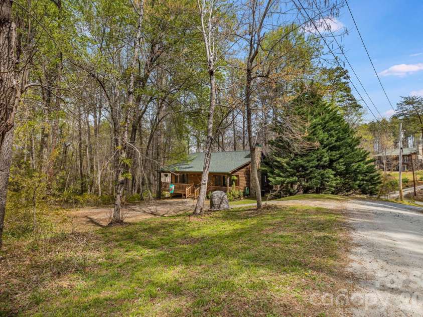 517 Pheasant Street, Lake Lure, NC 28746.  MLS# CAR4366000, YatesRealty ID 14476. 