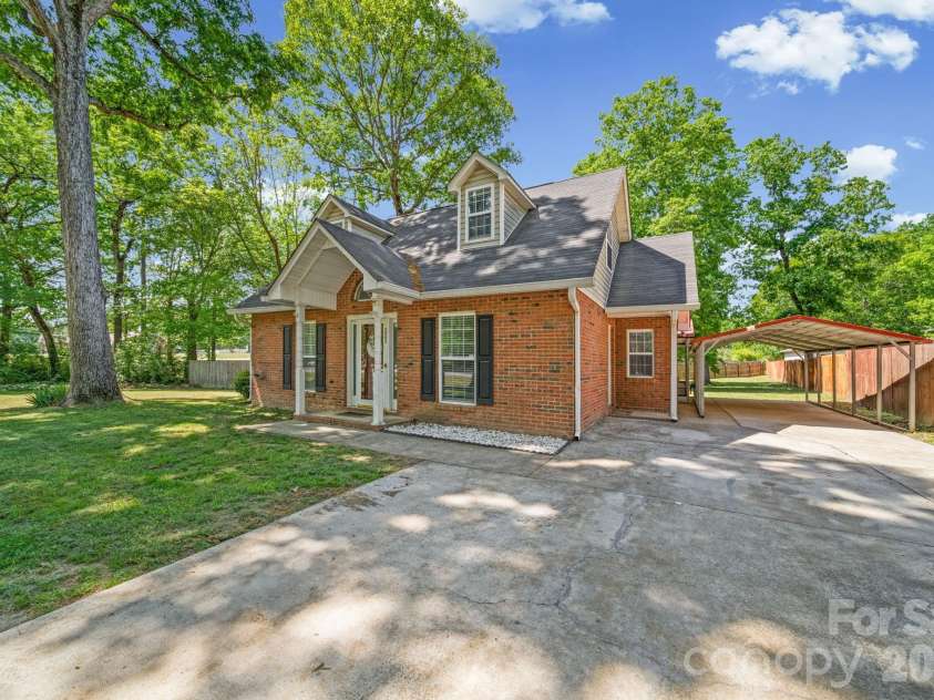 2003 Wilson Avenue, Monroe, NC 28110.  MLS# CAR4367970, YatesRealty ID 14477. 
