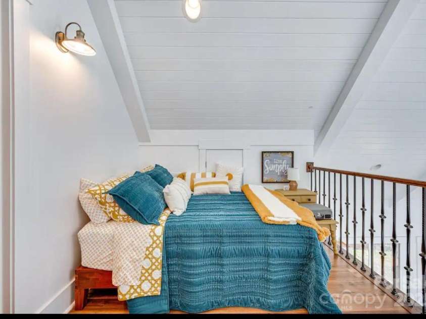 428 Pinehaven Drive, New London, NC 28127.  MLS# CAR4243423, YatesRealty ID 14478. 