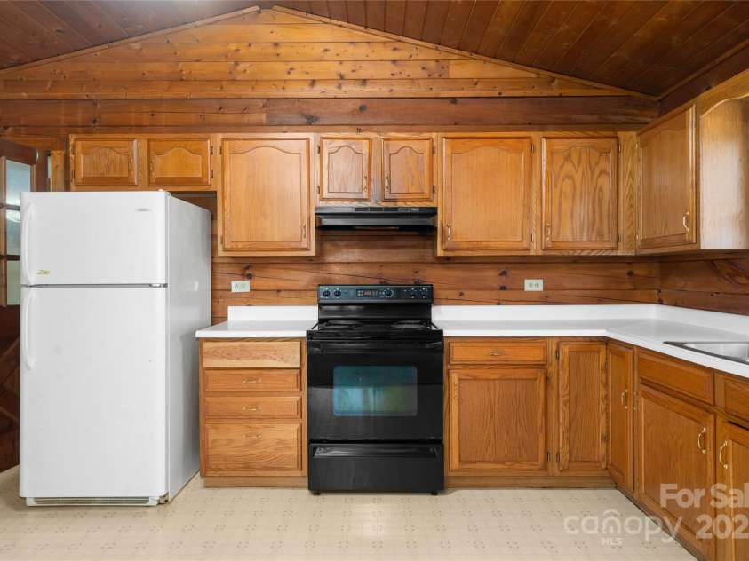 398 Locust Drive, Maggie Valley, NC 28751.  MLS# CAR4243493, YatesRealty ID 14479. 