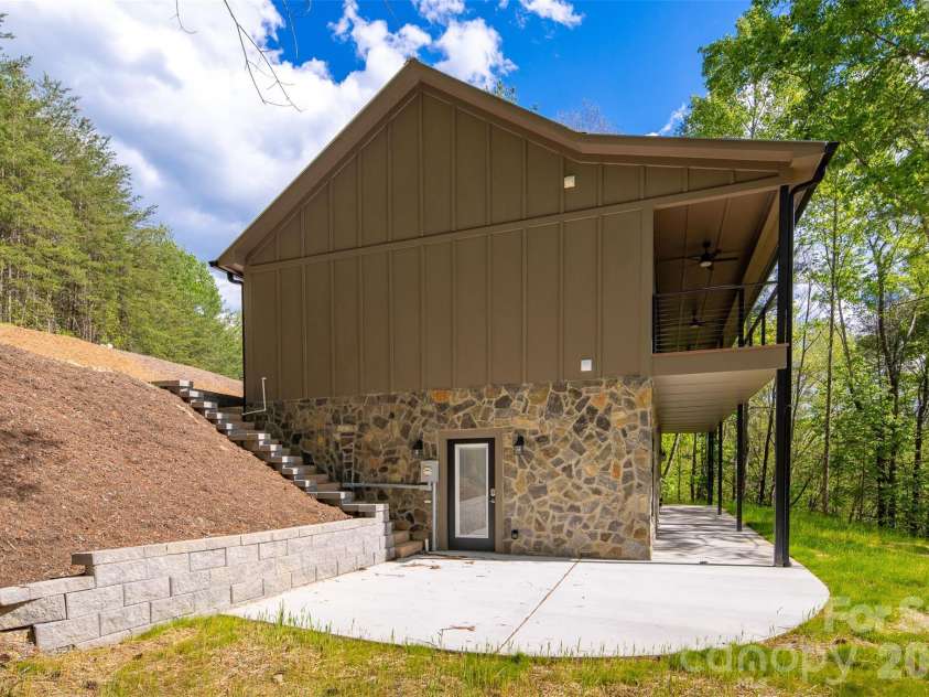 114 Woodpecker Road, Purlear, NC 28665.  MLS# CAR4346014, YatesRealty ID 14480. 
