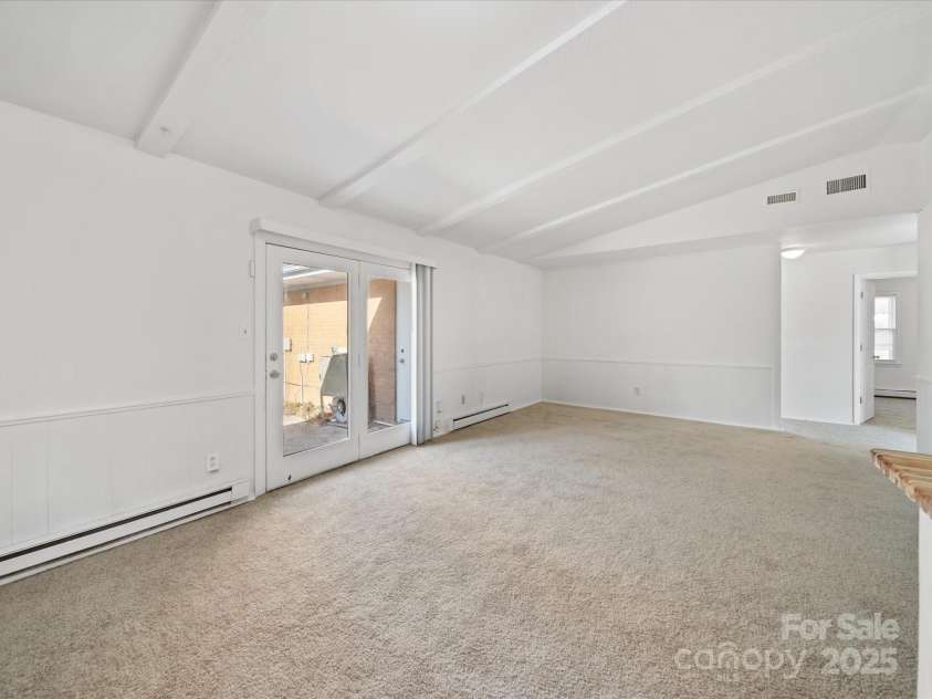 5600 Burleson Drive, Charlotte, NC 28215.  MLS# CAR4231888, YatesRealty ID 14480. Living Room