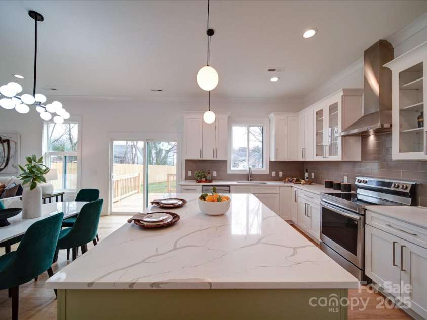 2511 Dundeen Street, Charlotte, NC 28216.  MLS# CAR4221971, YatesRealty ID 14481. 