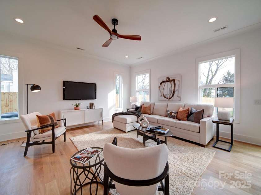 2511 Dundeen Street, Charlotte, NC 28216.  MLS# CAR4221971, YatesRealty ID 14481. 