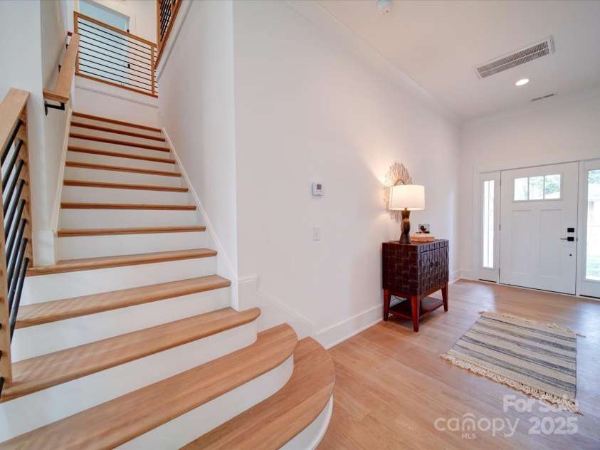 2511 Dundeen Street, Charlotte, NC 28216.  MLS# CAR4221971, YatesRealty ID 14481. 