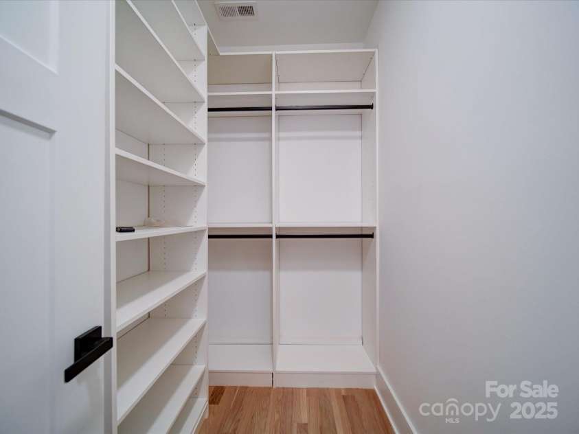 2511 Dundeen Street, Charlotte, NC 28216.  MLS# CAR4221971, YatesRealty ID 14481. 