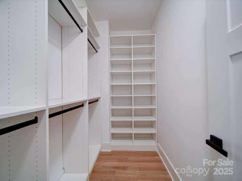 2511 Dundeen Street, Charlotte, NC 28216.  MLS# CAR4221971, YatesRealty ID 14481. 