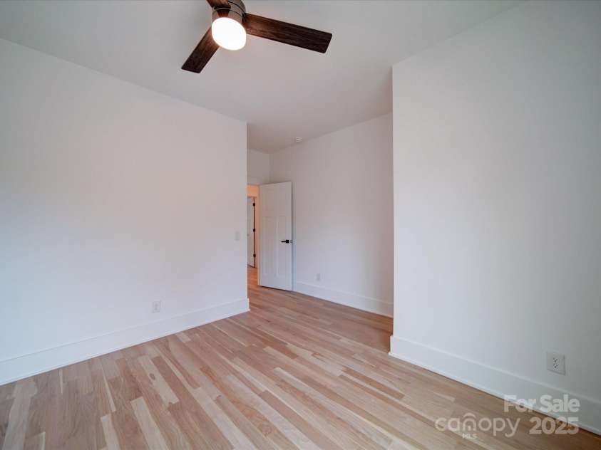 2511 Dundeen Street, Charlotte, NC 28216.  MLS# CAR4221971, YatesRealty ID 14481. 