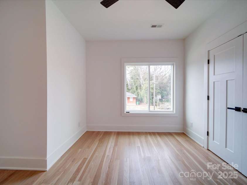 2511 Dundeen Street, Charlotte, NC 28216.  MLS# CAR4221971, YatesRealty ID 14481. 