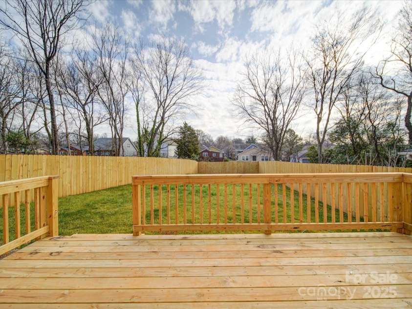 2511 Dundeen Street, Charlotte, NC 28216.  MLS# CAR4221971, YatesRealty ID 14481. 