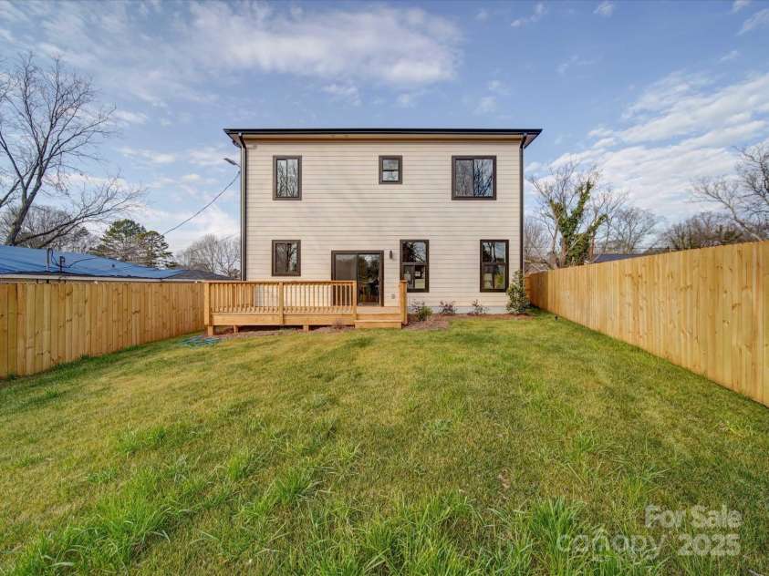 2511 Dundeen Street, Charlotte, NC 28216.  MLS# CAR4221971, YatesRealty ID 14481. 