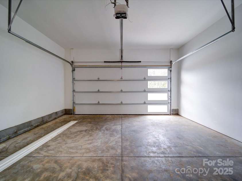 2511 Dundeen Street, Charlotte, NC 28216.  MLS# CAR4221971, YatesRealty ID 14481. 