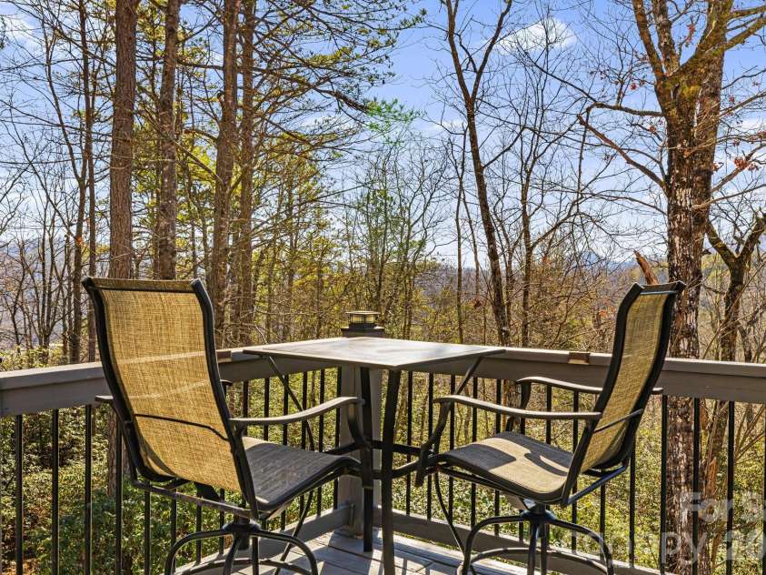 299 Lookout Drive, Pisgah Forest, NC 28768.  MLS# CAR4343254, YatesRealty ID 14481. 