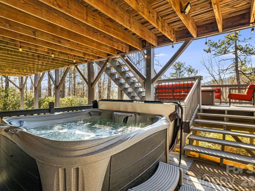 299 Lookout Drive, Pisgah Forest, NC 28768.  MLS# CAR4343254, YatesRealty ID 14481. 