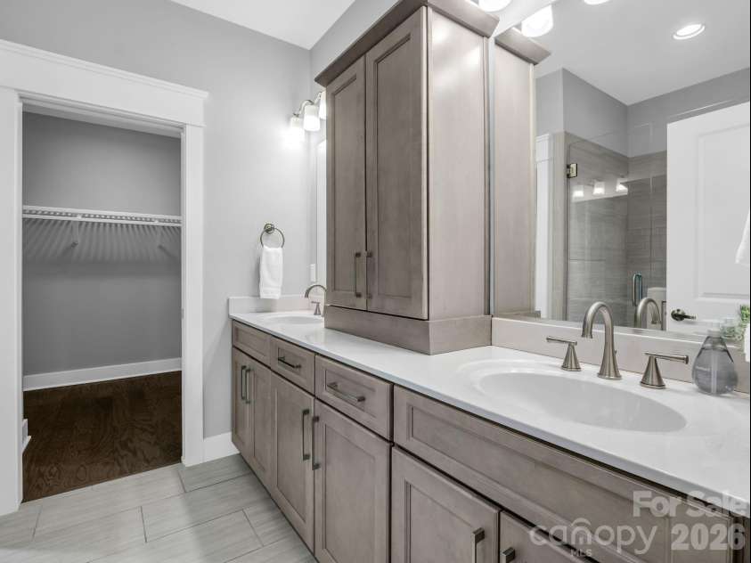 518 Sweet Birch Park Lane, Black Mountain, NC 28711.  MLS# CAR4358203, YatesRealty ID 14482. 