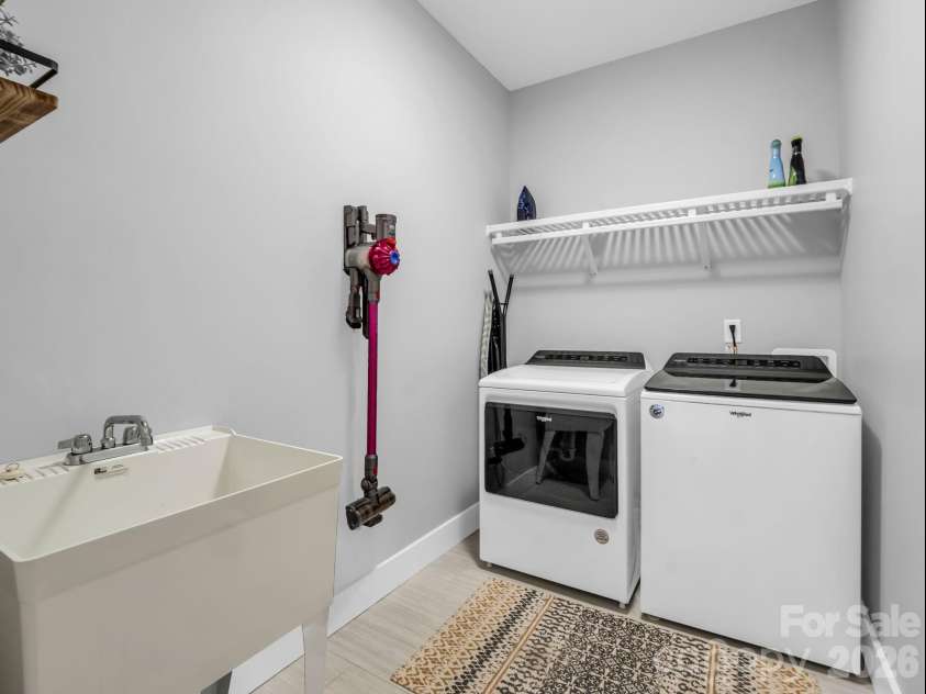 518 Sweet Birch Park Lane, Black Mountain, NC 28711.  MLS# CAR4358203, YatesRealty ID 14482. 