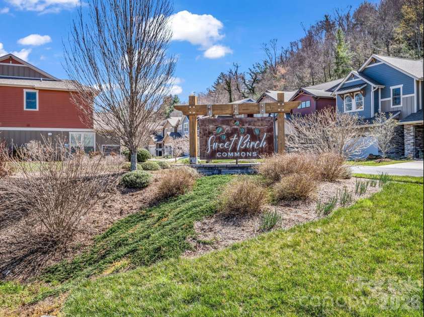 518 Sweet Birch Park Lane, Black Mountain, NC 28711.  MLS# CAR4358203, YatesRealty ID 14482. 