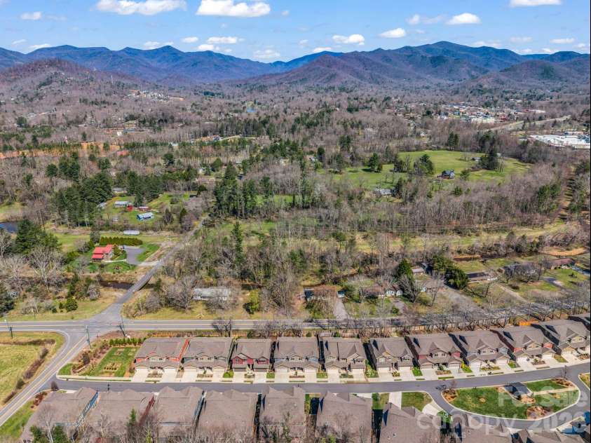 518 Sweet Birch Park Lane, Black Mountain, NC 28711.  MLS# CAR4358203, YatesRealty ID 14482. 