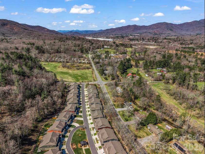 518 Sweet Birch Park Lane, Black Mountain, NC 28711.  MLS# CAR4358203, YatesRealty ID 14482. 