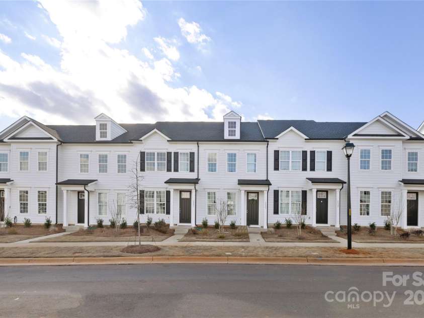 8118 Jacey Lane, Huntersville, NC 28078.  MLS# CAR4253684, YatesRealty ID 14483. 