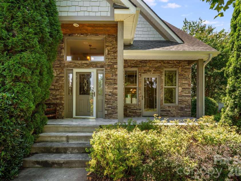 4 AMARETTO Drive, Candler, NC 28715.  MLS# CAR4364871, YatesRealty ID 14484. 