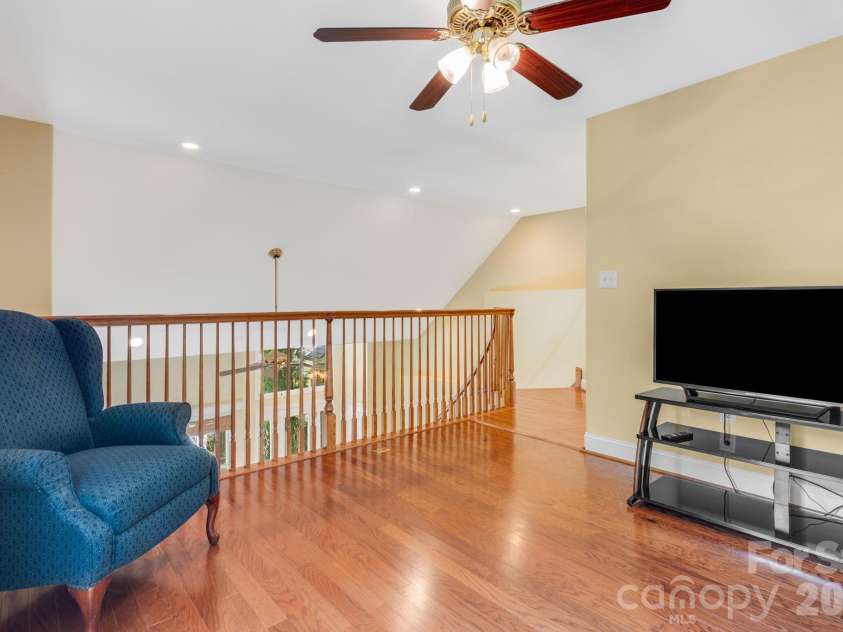 4 AMARETTO Drive, Candler, NC 28715.  MLS# CAR4364871, YatesRealty ID 14484. 