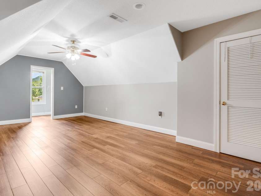 4 AMARETTO Drive, Candler, NC 28715.  MLS# CAR4364871, YatesRealty ID 14484. 