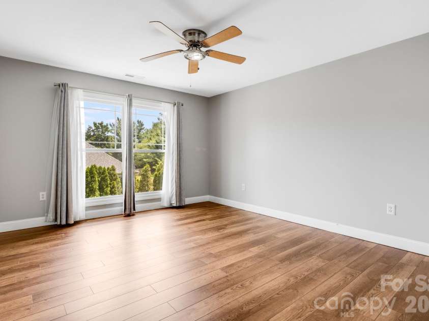4 AMARETTO Drive, Candler, NC 28715.  MLS# CAR4364871, YatesRealty ID 14484. 