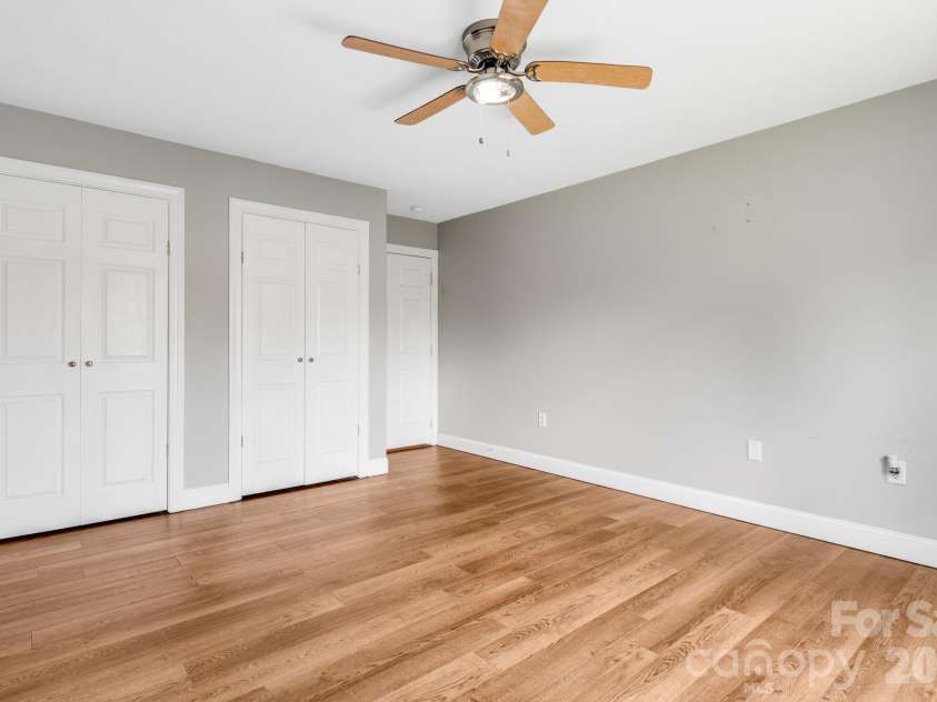 4 AMARETTO Drive, Candler, NC 28715.  MLS# CAR4364871, YatesRealty ID 14484. 