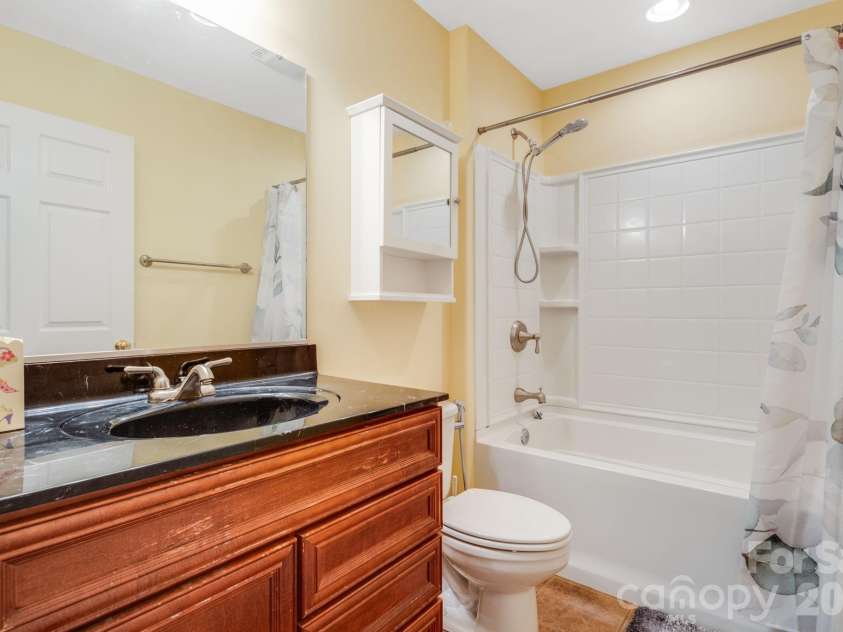 4 AMARETTO Drive, Candler, NC 28715.  MLS# CAR4364871, YatesRealty ID 14484. 
