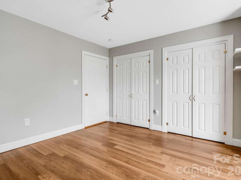 4 AMARETTO Drive, Candler, NC 28715.  MLS# CAR4364871, YatesRealty ID 14484. 