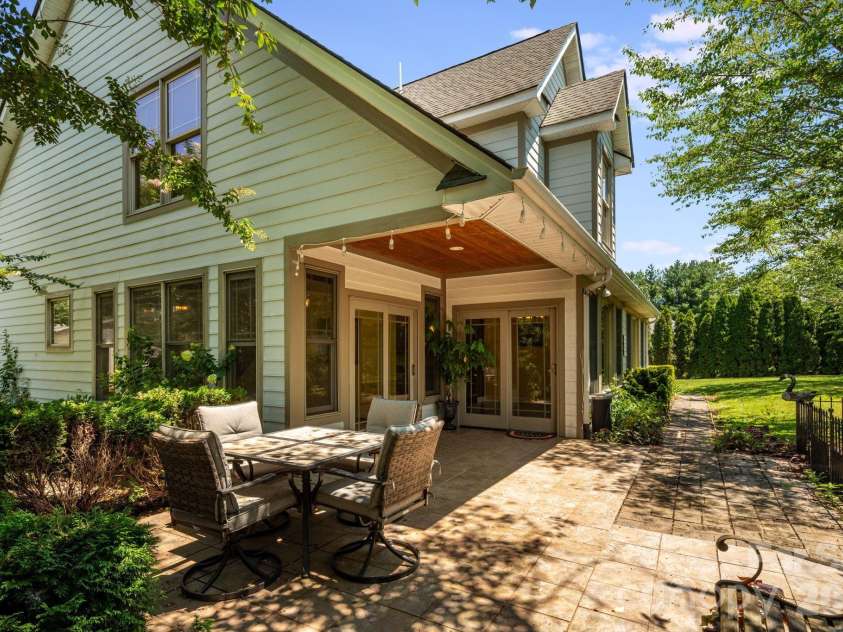 4 AMARETTO Drive, Candler, NC 28715.  MLS# CAR4364871, YatesRealty ID 14484. 