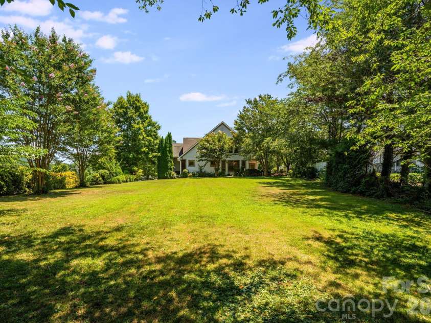4 AMARETTO Drive, Candler, NC 28715.  MLS# CAR4364871, YatesRealty ID 14484. 