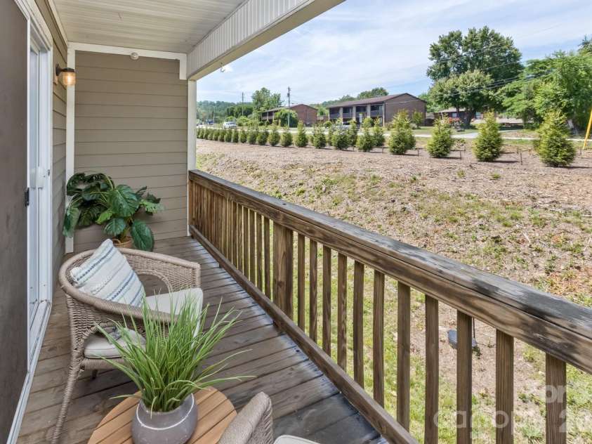 123 Foxden Drive, Fletcher, NC 28732.  MLS# CAR4382716, YatesRealty ID 14485. Balcony
