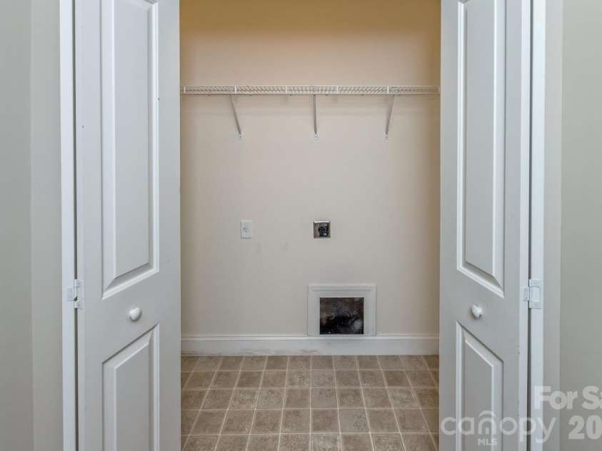 123 Foxden Drive, Fletcher, NC 28732.  MLS# CAR4382716, YatesRealty ID 14485. Laundry hookup