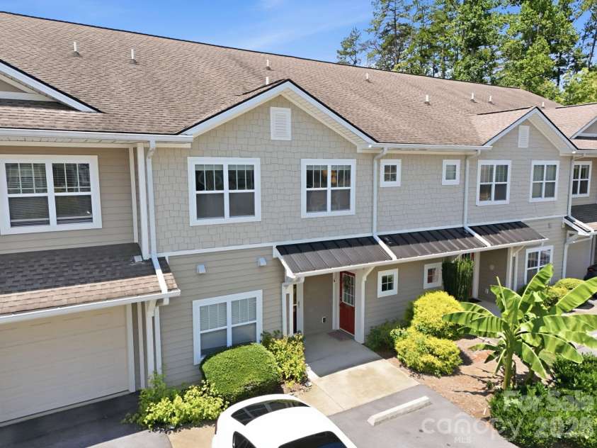 123 Foxden Drive, Fletcher, NC 28732.  MLS# CAR4404022, YatesRealty ID 14485. 